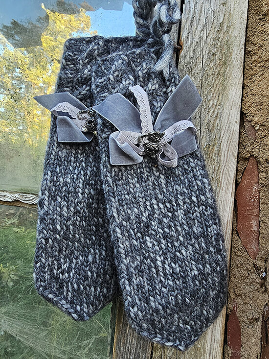 Knitted mittens - grey with cats 