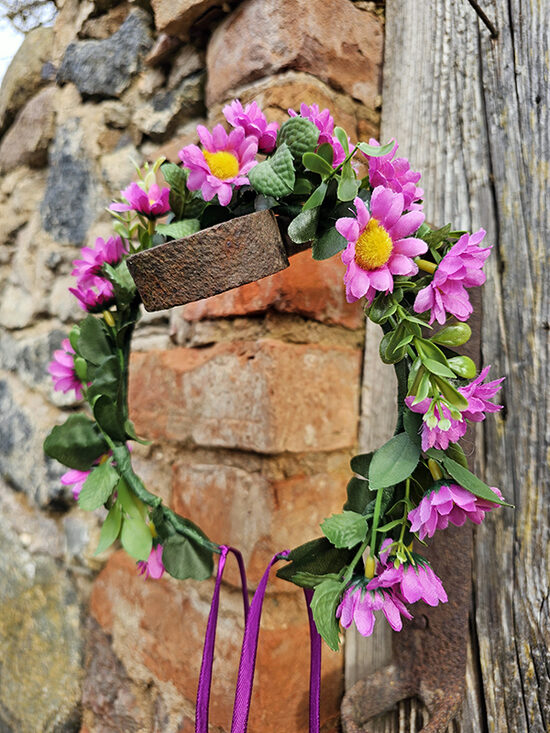 Artificial flower hair wreath for little girls - fuchsia pink with daisies 