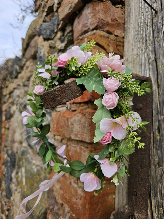 Artificial flower hair wreath for little girls - light pink with roses and daisies 