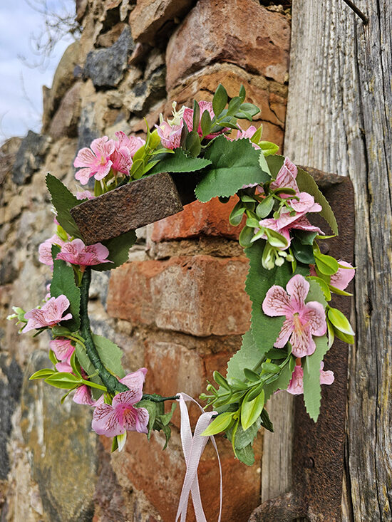 Artificial flower hair wreath for little girls - pink with small flowers