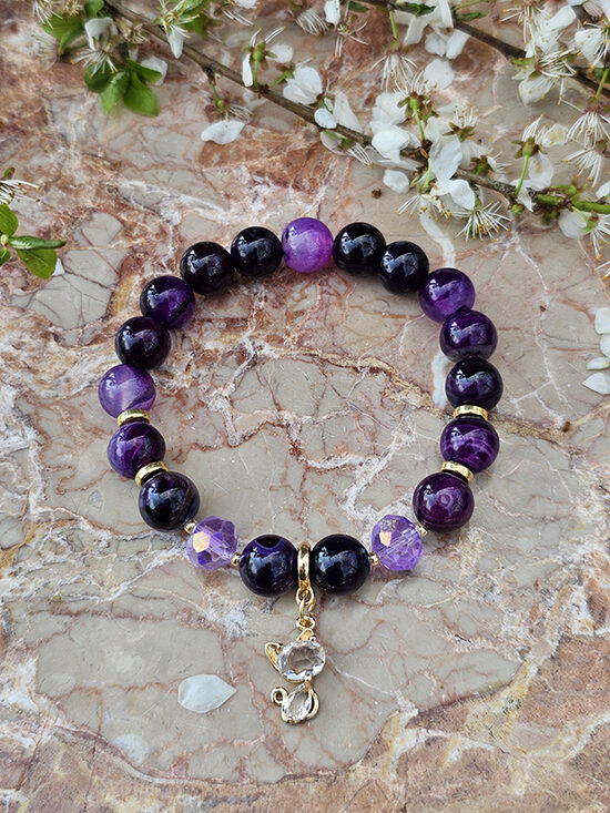 Natural stone bead bracelet - dark purple with gold color elements and cat pendant