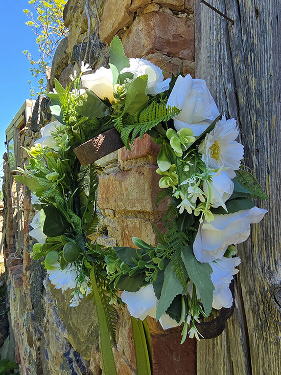 Artificial flower hair wreath - white with roses and daisies 