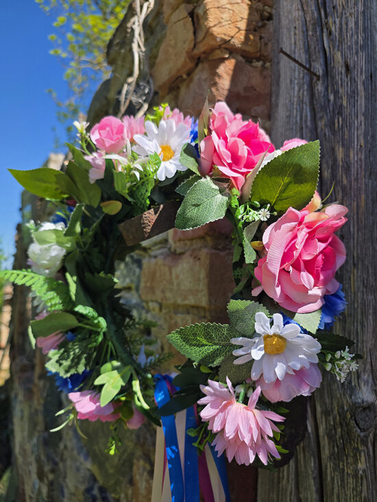 Artificial flower hair wreath - pink with cornflowers and daisies