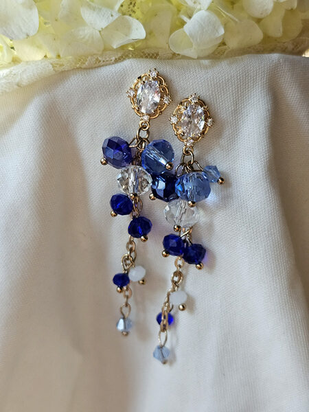 Glass bead stud earrings with crystal - blue with gold colour fitting 