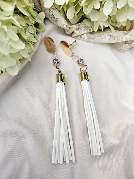 Clip earrings with leather tassel - white with gold colour fitting