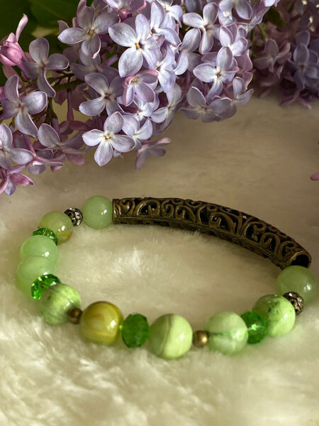 Natural stone bead bracelet - light green with bronze color elements 