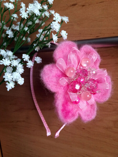 Hairband with felted flower - pink 