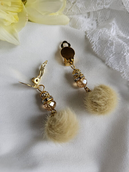 Clip earrings with fluff - yellow with gold colour fitting 