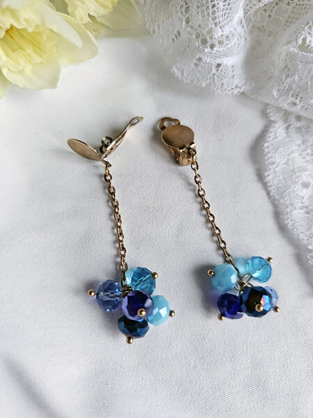 Dangling earrings - clips from glass beads - blue 