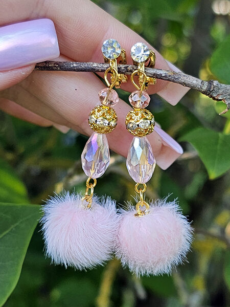 Clip earrings with fluff - pink with gold colour fitting 