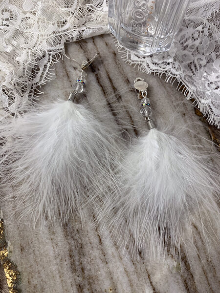 Clip earrings with feathers - white with silver colour fitting 