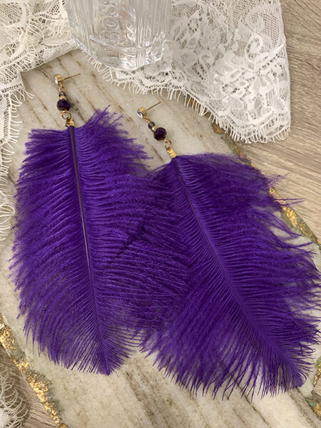 Feather stud earrings - purple with gold colour fitting