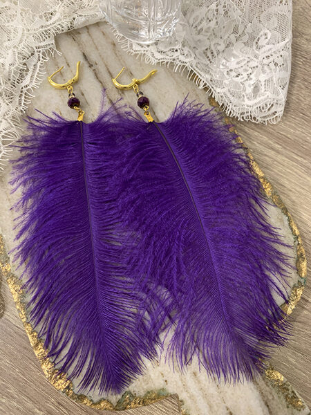 Feather earrings with english lock - purple with gold colour fitting